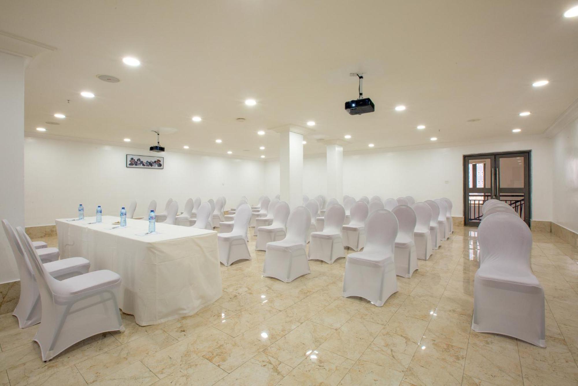 Johnwood Hotel By Bolton Abuja Exteriér fotografie