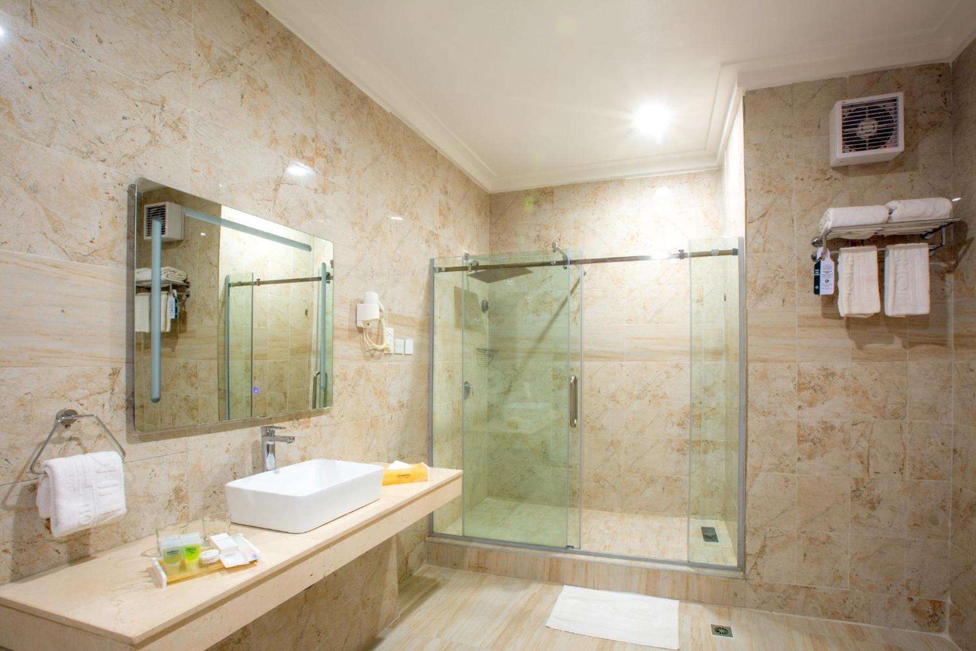 Johnwood Hotel By Bolton Abuja Exteriér fotografie